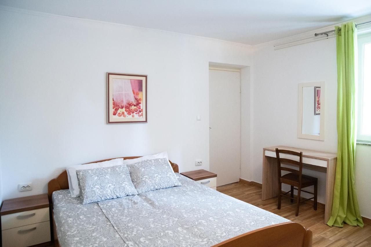 Apartmani Vrtodusic Banjol Exteriér fotografie