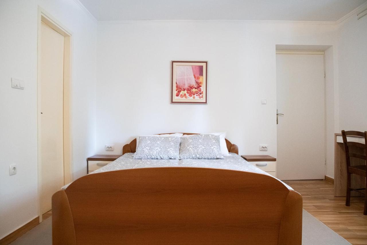 Apartmani Vrtodusic Banjol Exteriér fotografie