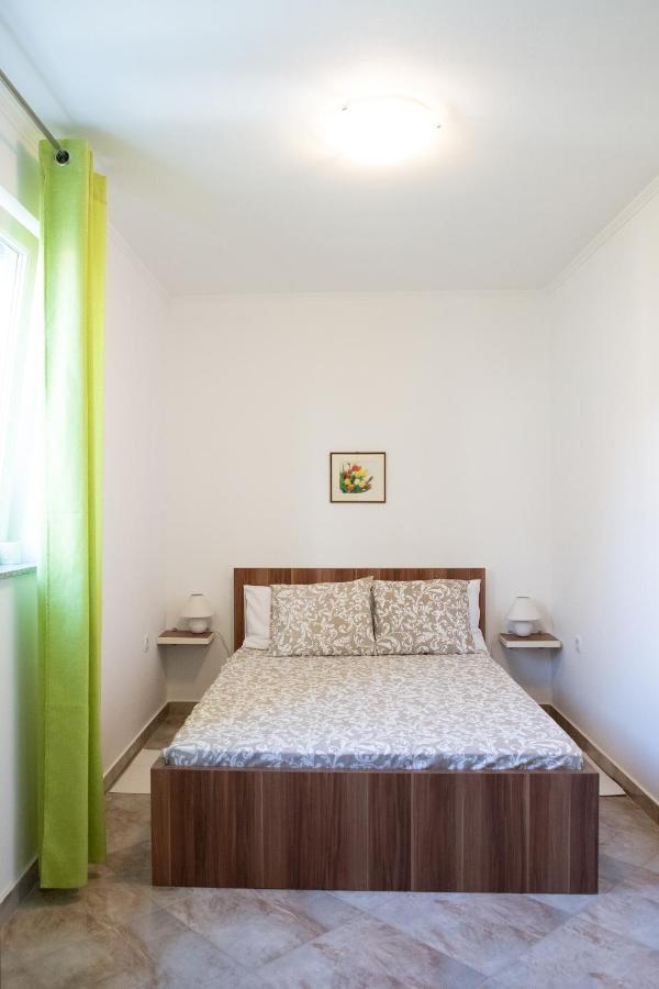 Apartmani Vrtodusic Banjol Exteriér fotografie