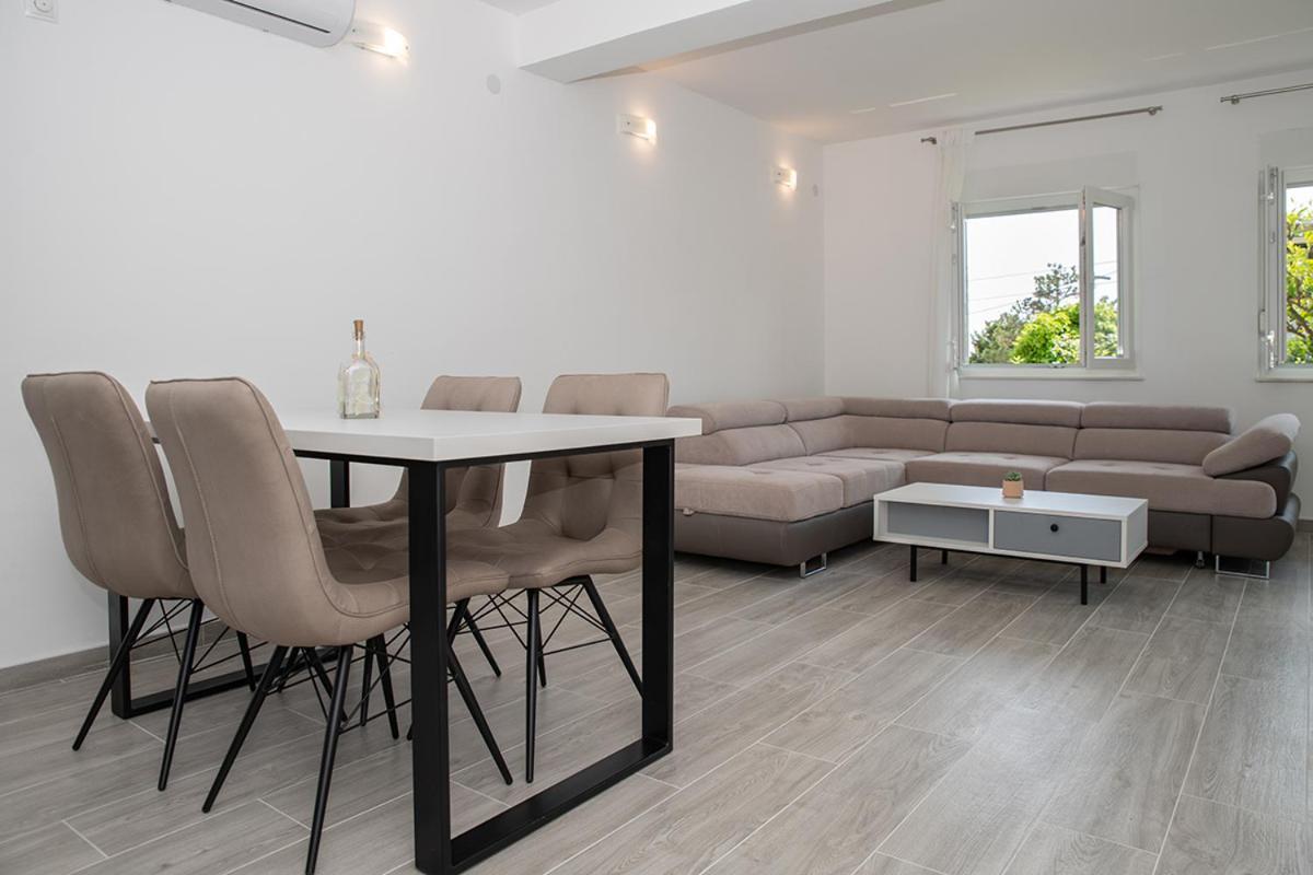Apartmani Vrtodusic Banjol Exteriér fotografie