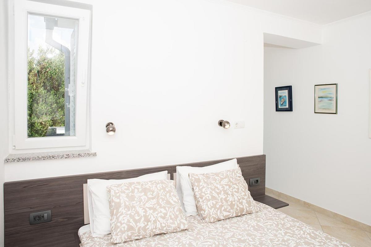 Apartmani Vrtodusic Banjol Exteriér fotografie