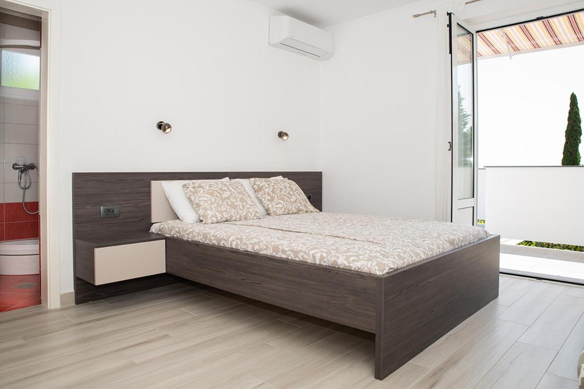 Apartmani Vrtodusic Banjol Exteriér fotografie