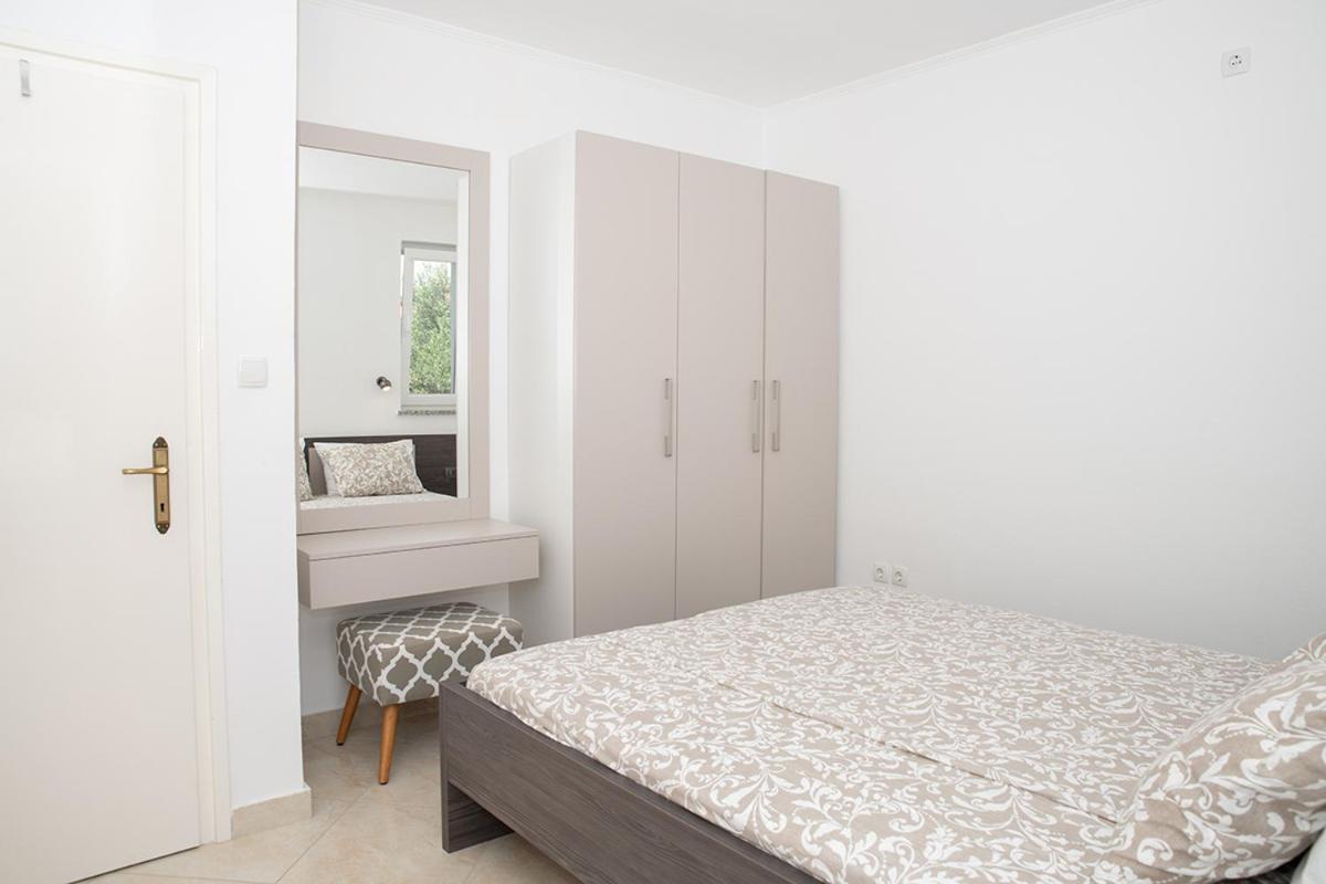 Apartmani Vrtodusic Banjol Exteriér fotografie