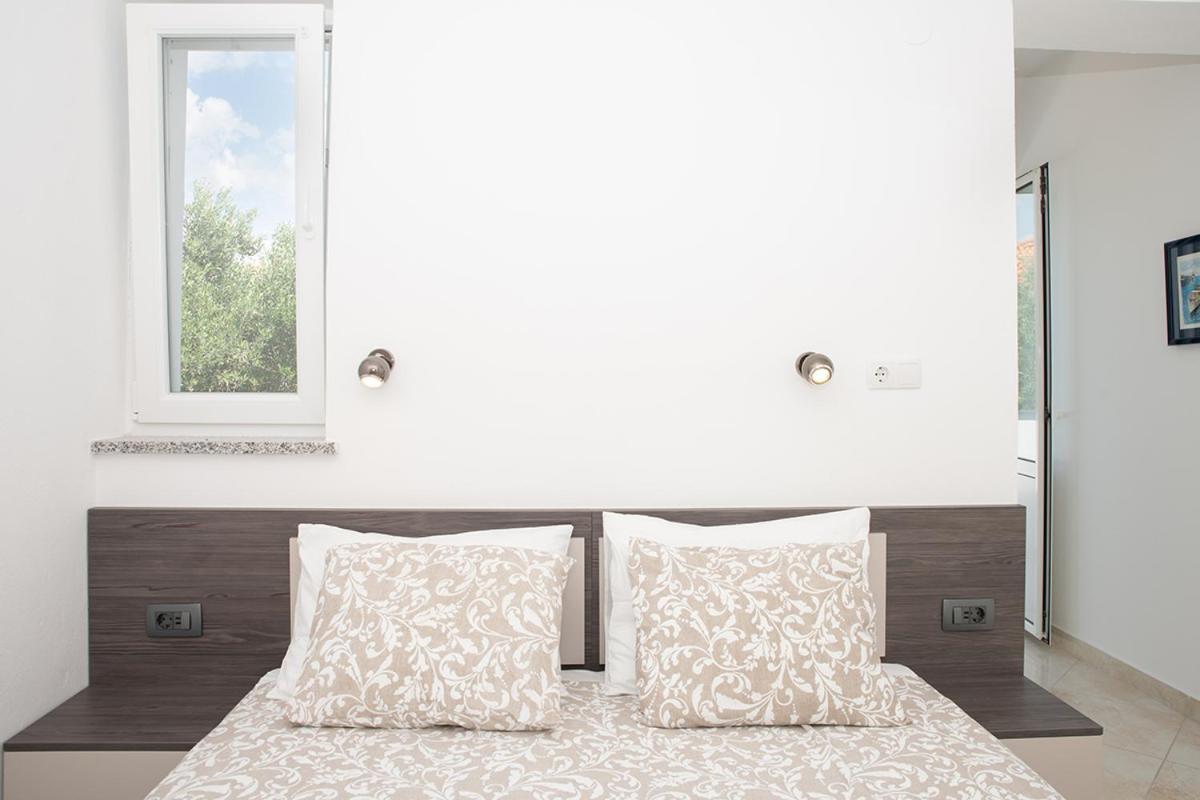 Apartmani Vrtodusic Banjol Exteriér fotografie